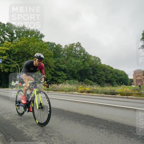 14.09.2025 - Stadtparktriathlon Michael Burmester http://msf.ph/oto/8889960 14.09.2025 09:24:38 Radfahren 321, 378, 405, 465 meine-sportfotos.de