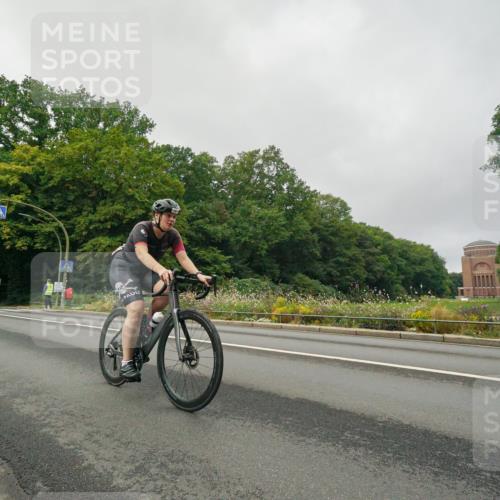 14.09.2025 - Stadtparktriathlon Michael Burmester http://msf.ph/oto/8889966 14.09.2025 09:24:53 Radfahren 332, 387, 440, 474 meine-sportfotos.de