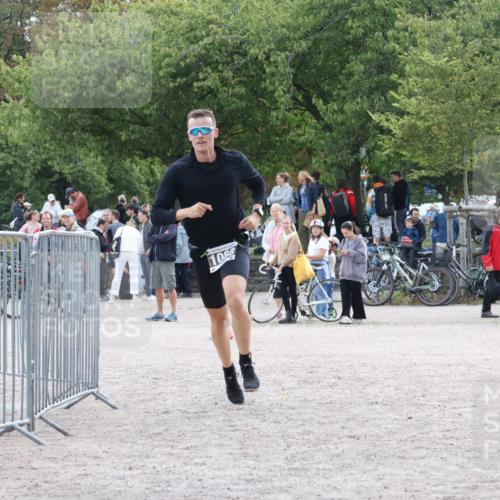 14.09.2025 - Stadtparktriathlon Strokosch-Dieckow http://msf.ph/oto/8889967 14.09.2025 12:48:38 Ziel 1088 meine-sportfotos.de