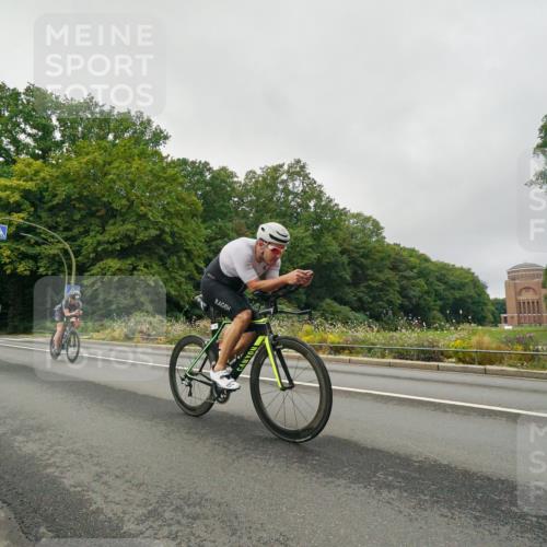 14.09.2025 - Stadtparktriathlon Michael Burmester http://msf.ph/oto/8889979 14.09.2025 09:25:19 Radfahren 322, 397, 468, 475, 493, 502 meine-sportfotos.de