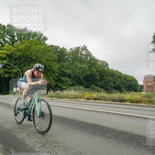14.09.2025 - Stadtparktriathlon Michael Burmester http://msf.ph/oto/8889998 14.09.2025 09:25:38 Radfahren 316, 420, 425, 480, 481, 483 meine-sportfotos.de