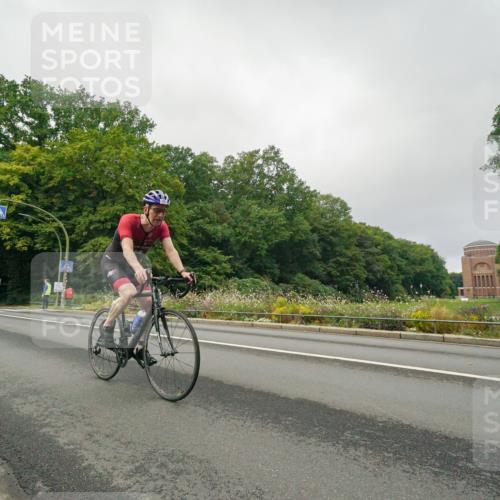 14.09.2025 - Stadtparktriathlon Michael Burmester http://msf.ph/oto/8890016 14.09.2025 09:26:10 Radfahren 395, 482 meine-sportfotos.de
