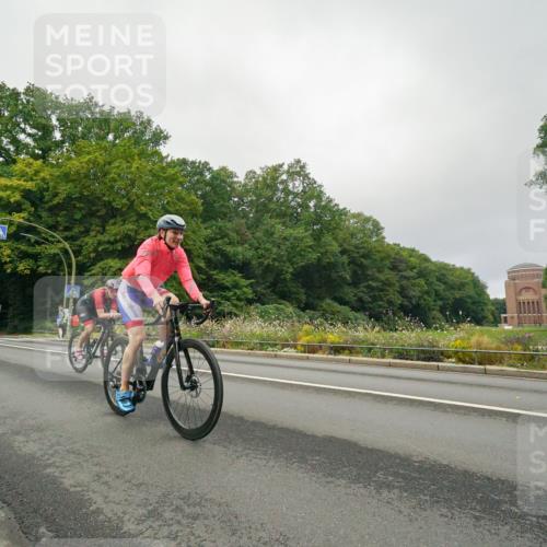 14.09.2025 - Stadtparktriathlon Michael Burmester http://msf.ph/oto/8890019 14.09.2025 09:26:20 Radfahren 320, 415, 443, 447, 464, 472, 486, 495 meine-sportfotos.de