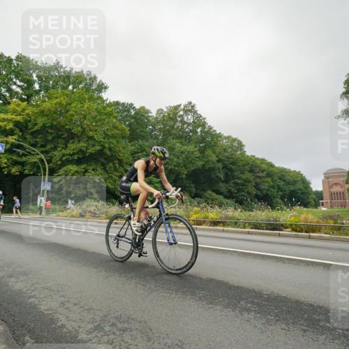 14.09.2025 - Stadtparktriathlon Michael Burmester http://msf.ph/oto/8890023 14.09.2025 09:26:25 Radfahren 320, 356, 381, 389, 415, 419, 439, 443, 447, 464, 472, 486, 495 meine-sportfotos.de