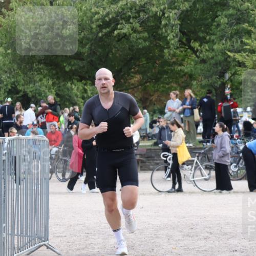 14.09.2025 - Stadtparktriathlon Strokosch-Dieckow http://msf.ph/oto/8890034 14.09.2025 12:52:03 Ziel 1061 meine-sportfotos.de