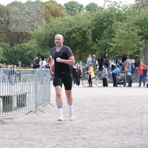 14.09.2025 - Stadtparktriathlon Strokosch-Dieckow http://msf.ph/oto/8890038 14.09.2025 12:52:04 Ziel 1061 meine-sportfotos.de