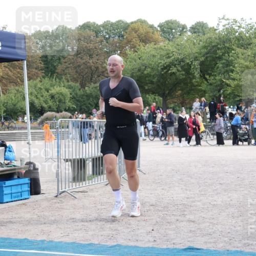 14.09.2025 - Stadtparktriathlon Strokosch-Dieckow http://msf.ph/oto/8890042 14.09.2025 12:52:05 Ziel 1061 meine-sportfotos.de
