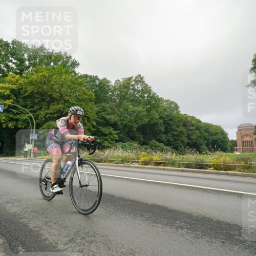 14.09.2025 - Stadtparktriathlon Michael Burmester http://msf.ph/oto/8890058 14.09.2025 09:27:04 Radfahren 477, 492, 497, 503 meine-sportfotos.de
