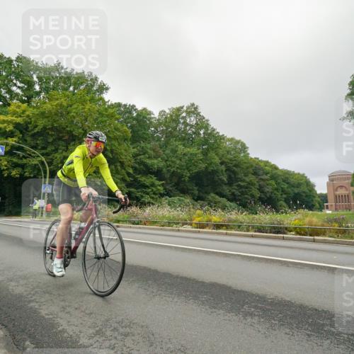 14.09.2025 - Stadtparktriathlon Michael Burmester http://msf.ph/oto/8890064 14.09.2025 09:27:20 Radfahren 359, 438, 469, 494 meine-sportfotos.de