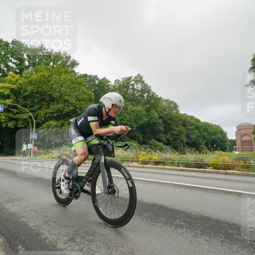 14.09.2025 - Stadtparktriathlon Michael Burmester http://msf.ph/oto/8890075 14.09.2025 09:27:39 Radfahren 379, 380, 386, 401, 404, 445, 467, 506 meine-sportfotos.de