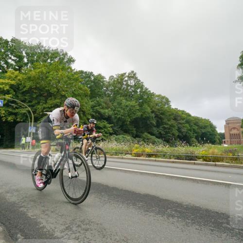 14.09.2025 - Stadtparktriathlon Michael Burmester http://msf.ph/oto/8890079 14.09.2025 09:27:44 Radfahren 379, 380, 386, 401, 404, 445, 506 meine-sportfotos.de