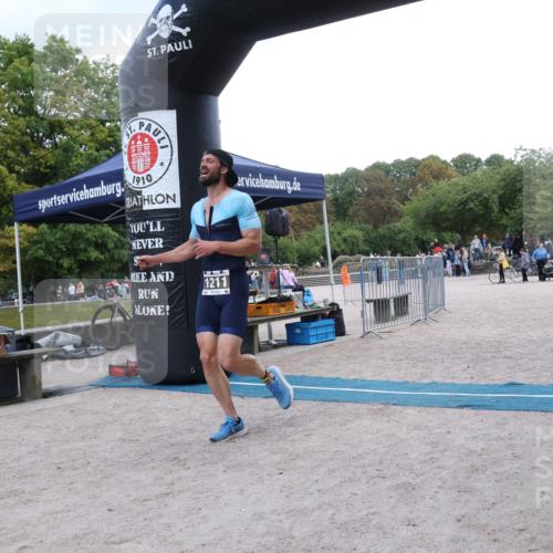14.09.2025 - Stadtparktriathlon Strokosch-Dieckow http://msf.ph/oto/8890102 14.09.2025 12:52:59 Ziel 1211 meine-sportfotos.de