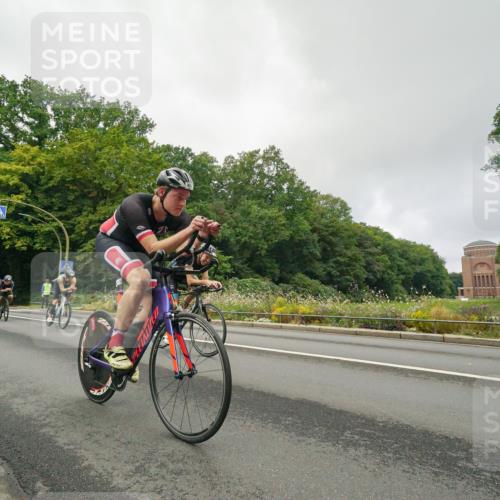 14.09.2025 - Stadtparktriathlon Michael Burmester http://msf.ph/oto/8890105 14.09.2025 09:28:27 Radfahren 311, 327, 382, 400, 413, 414, 423, 430, 435, 448 meine-sportfotos.de