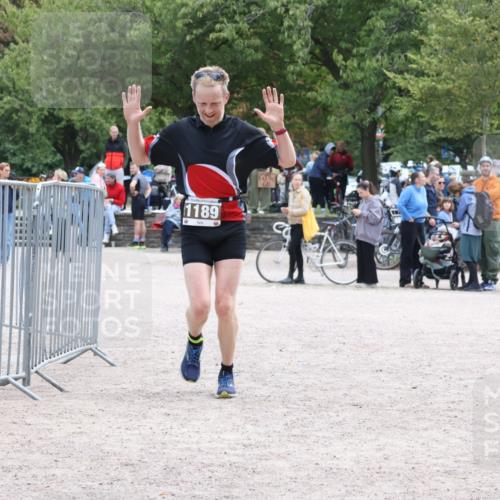 14.09.2025 - Stadtparktriathlon Strokosch-Dieckow http://msf.ph/oto/8890115 14.09.2025 12:54:15 Ziel 1172, 1189 meine-sportfotos.de
