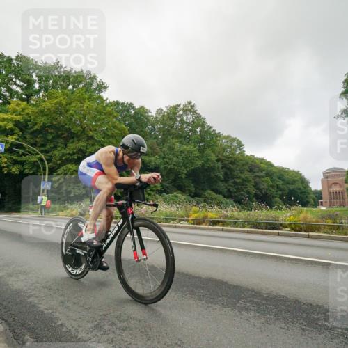 14.09.2025 - Stadtparktriathlon Michael Burmester http://msf.ph/oto/8890127 14.09.2025 09:29:16 Radfahren 408, 416, 466 meine-sportfotos.de