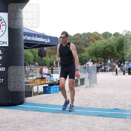 14.09.2025 - Stadtparktriathlon Strokosch-Dieckow http://msf.ph/oto/8890132 14.09.2025 12:54:21 Ziel 962, 1172, 1189 meine-sportfotos.de