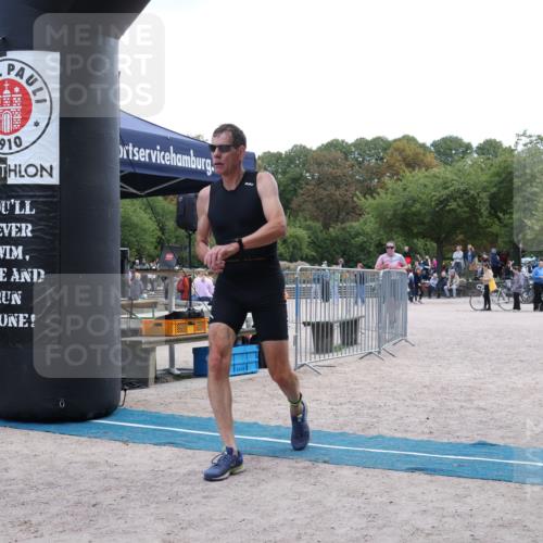 14.09.2025 - Stadtparktriathlon Strokosch-Dieckow http://msf.ph/oto/8890135 14.09.2025 12:54:21 Ziel 962, 1172, 1189 meine-sportfotos.de
