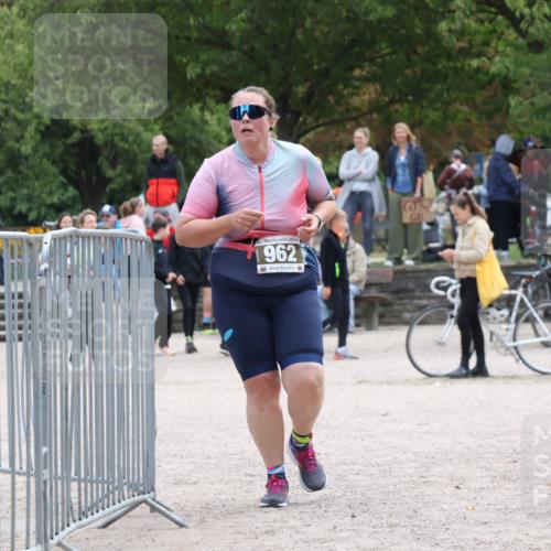 14.09.2025 - Stadtparktriathlon Strokosch-Dieckow http://msf.ph/oto/8890138 14.09.2025 12:54:23 Ziel 962, 1172, 1189, 1203 meine-sportfotos.de
