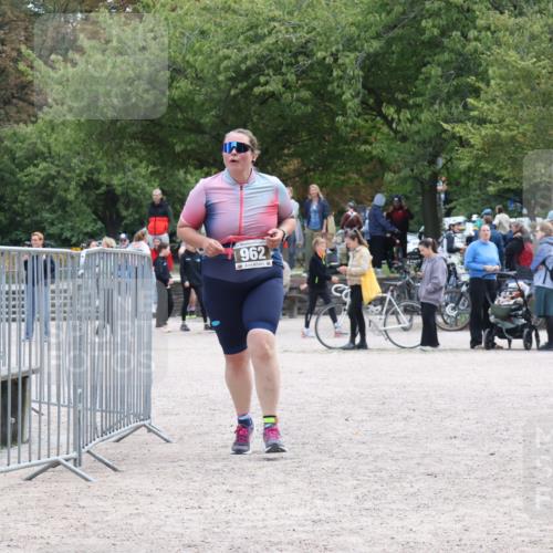 14.09.2025 - Stadtparktriathlon Strokosch-Dieckow http://msf.ph/oto/8890140 14.09.2025 12:54:23 Ziel 962, 1172, 1189, 1203 meine-sportfotos.de