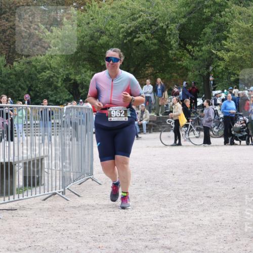 14.09.2025 - Stadtparktriathlon Strokosch-Dieckow http://msf.ph/oto/8890142 14.09.2025 12:54:24 Ziel 962, 1172, 1203 meine-sportfotos.de