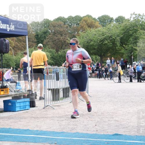 14.09.2025 - Stadtparktriathlon Strokosch-Dieckow http://msf.ph/oto/8890147 14.09.2025 12:54:25 Ziel 962, 1172, 1203 meine-sportfotos.de