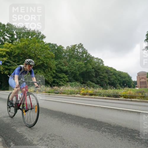 14.09.2025 - Stadtparktriathlon Michael Burmester http://msf.ph/oto/8890150 14.09.2025 09:29:58 Radfahren 394, 412, 450, 458, 484, 501 meine-sportfotos.de
