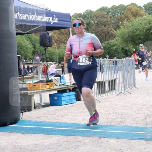 14.09.2025 - Stadtparktriathlon Strokosch-Dieckow http://msf.ph/oto/8890152 14.09.2025 12:54:26 Ziel 962, 1172, 1203 meine-sportfotos.de