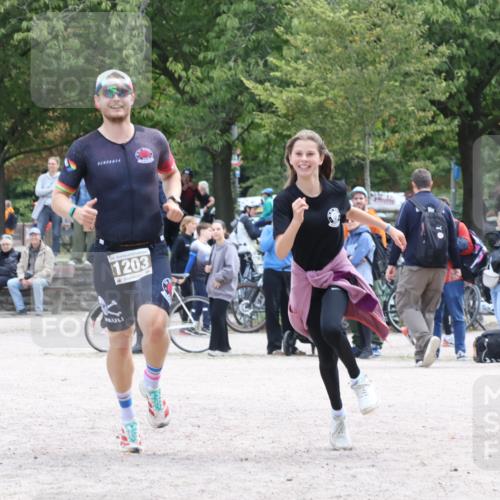 14.09.2025 - Stadtparktriathlon Strokosch-Dieckow http://msf.ph/oto/8890155 14.09.2025 12:54:27 Ziel 962, 1172, 1203 meine-sportfotos.de