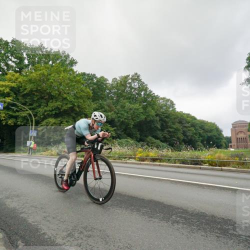 14.09.2025 - Stadtparktriathlon Michael Burmester http://msf.ph/oto/8890156 14.09.2025 09:30:02 Radfahren 394, 412, 450, 458, 484, 501 meine-sportfotos.de