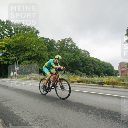 14.09.2025 - Stadtparktriathlon Michael Burmester http://msf.ph/oto/8890161 14.09.2025 09:30:30 Radfahren 434, 457 meine-sportfotos.de