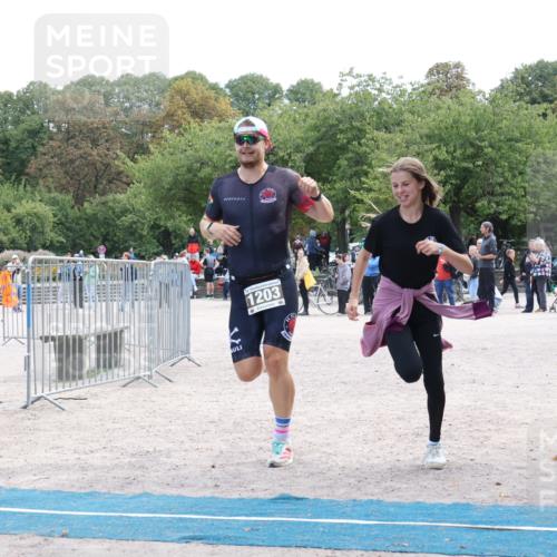 14.09.2025 - Stadtparktriathlon Strokosch-Dieckow http://msf.ph/oto/8890164 14.09.2025 12:54:29 Ziel 962, 1203 meine-sportfotos.de