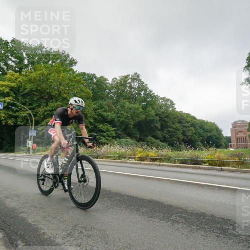14.09.2025 - Stadtparktriathlon Michael Burmester http://msf.ph/oto/8890165 14.09.2025 09:30:44 Radfahren 399, 457 meine-sportfotos.de