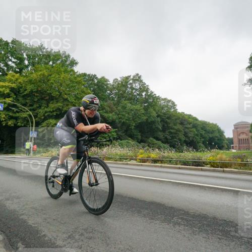 14.09.2025 - Stadtparktriathlon Michael Burmester http://msf.ph/oto/8890174 14.09.2025 09:31:25 Radfahren 397, 421, 425 meine-sportfotos.de