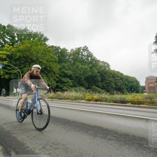 14.09.2025 - Stadtparktriathlon Michael Burmester http://msf.ph/oto/8890190 14.09.2025 09:32:02 Radfahren 431, 446, 493 meine-sportfotos.de