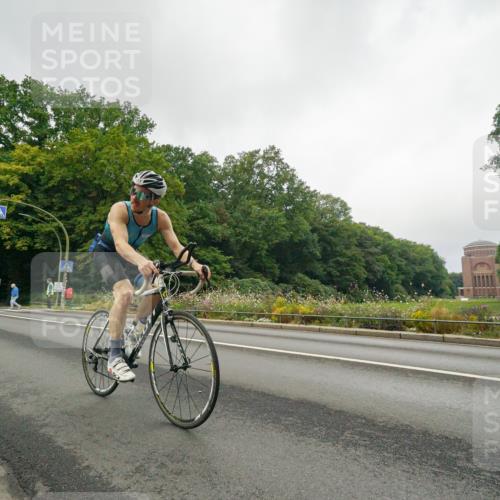 14.09.2025 - Stadtparktriathlon Michael Burmester http://msf.ph/oto/8890193 14.09.2025 09:32:05 Radfahren 431, 446 meine-sportfotos.de