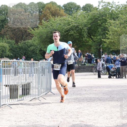 14.09.2025 - Stadtparktriathlon Strokosch-Dieckow http://msf.ph/oto/8890195 14.09.2025 12:54:56 Ziel 1133, 1139 meine-sportfotos.de