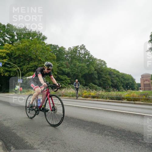 14.09.2025 - Stadtparktriathlon Michael Burmester http://msf.ph/oto/8890199 14.09.2025 09:32:30 Radfahren 387, 499 meine-sportfotos.de