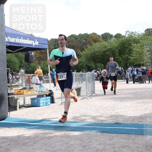 14.09.2025 - Stadtparktriathlon Strokosch-Dieckow http://msf.ph/oto/8890200 14.09.2025 12:54:57 Ziel 1133, 1139 meine-sportfotos.de