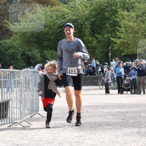 14.09.2025 - Stadtparktriathlon Strokosch-Dieckow http://msf.ph/oto/8890202 14.09.2025 12:54:58 Ziel 1133, 1139 meine-sportfotos.de