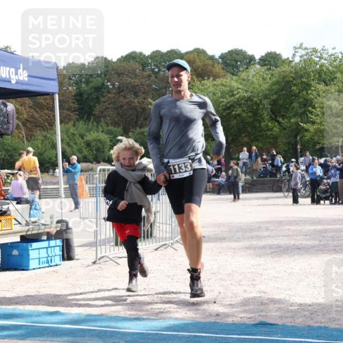 14.09.2025 - Stadtparktriathlon Strokosch-Dieckow http://msf.ph/oto/8890210 14.09.2025 12:54:59 Ziel 1133, 1139 meine-sportfotos.de