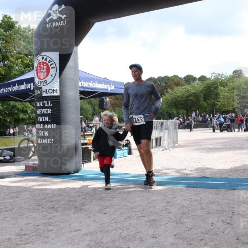 14.09.2025 - Stadtparktriathlon Strokosch-Dieckow http://msf.ph/oto/8890216 14.09.2025 12:55:00 Ziel 1133, 1139 meine-sportfotos.de