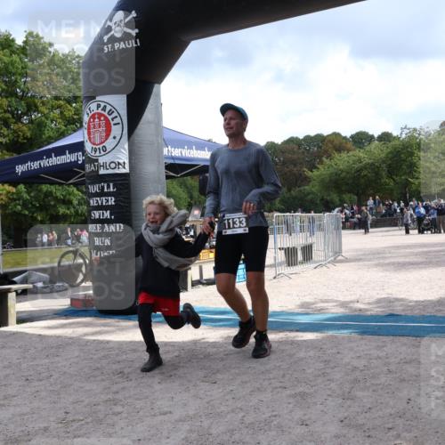 14.09.2025 - Stadtparktriathlon Strokosch-Dieckow http://msf.ph/oto/8890220 14.09.2025 12:55:00 Ziel 1133, 1139 meine-sportfotos.de
