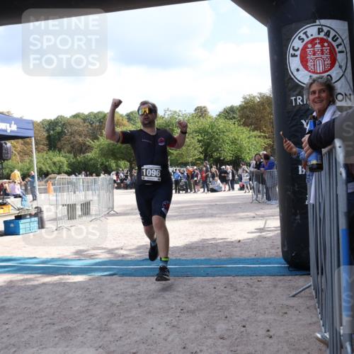 14.09.2025 - Stadtparktriathlon Strokosch-Dieckow http://msf.ph/oto/8890230 14.09.2025 12:55:44 Ziel 1096 meine-sportfotos.de