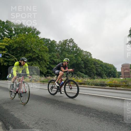 14.09.2025 - Stadtparktriathlon Michael Burmester http://msf.ph/oto/8890235 14.09.2025 09:33:28 Radfahren 420, 443, 447, 455, 459, 486, 495 meine-sportfotos.de