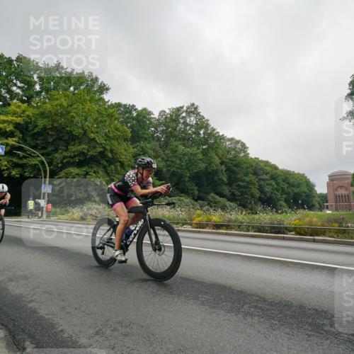 14.09.2025 - Stadtparktriathlon Michael Burmester http://msf.ph/oto/8890246 14.09.2025 09:33:51 Radfahren 379, 439, 442, 473 meine-sportfotos.de