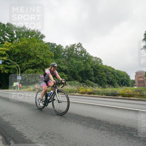 14.09.2025 - Stadtparktriathlon Michael Burmester http://msf.ph/oto/8890277 14.09.2025 09:34:43 Radfahren 302, 438, 477, 492, 497 meine-sportfotos.de