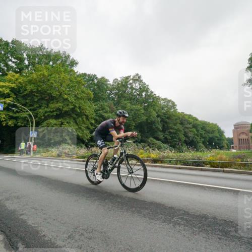 14.09.2025 - Stadtparktriathlon Michael Burmester http://msf.ph/oto/8890286 14.09.2025 09:34:55 Radfahren 383, 386, 393, 438, 477, 492 meine-sportfotos.de