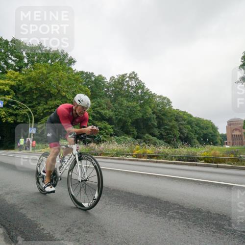 14.09.2025 - Stadtparktriathlon Michael Burmester http://msf.ph/oto/8890290 14.09.2025 09:35:01 Radfahren 383, 393, 456 meine-sportfotos.de