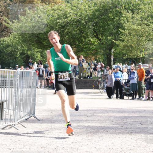 14.09.2025 - Stadtparktriathlon Strokosch-Dieckow http://msf.ph/oto/8890294 14.09.2025 12:56:50 Ziel 1132 meine-sportfotos.de