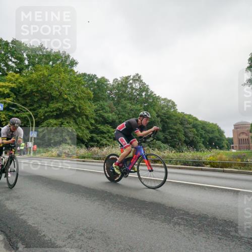 14.09.2025 - Stadtparktriathlon Michael Burmester http://msf.ph/oto/8890295 14.09.2025 09:35:11 Radfahren 400, 430, 445, 456, 494, 506 meine-sportfotos.de